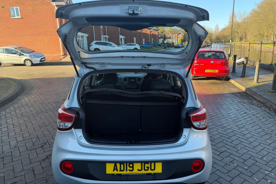 Hyundai i10  